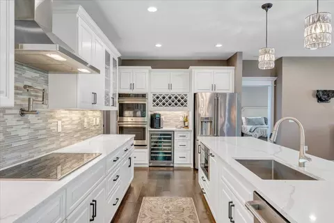 Kitchen - 290 Sunset Pointe Dr, Moneta, VA 24121 photo 4 of 6