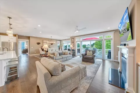 Living - 290 Sunset Pointe Dr, Moneta, VA 24121 photo 1 of 4
