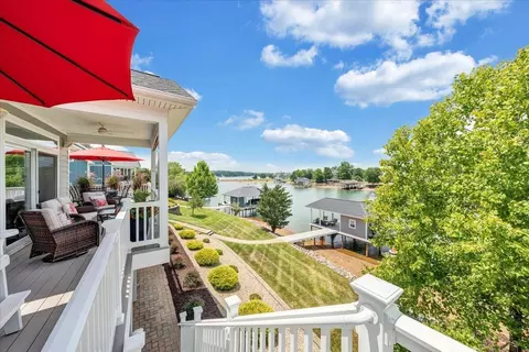 Exterior - 290 Sunset Pointe Dr, Moneta, VA 24121 photo 6 of 14