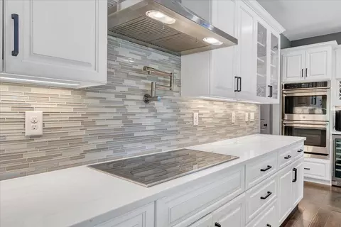 Kitchen - 290 Sunset Pointe Dr, Moneta, VA 24121 photo 6 of 6