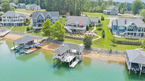 View/Area - 290 Sunset Pointe Dr, Moneta, VA 24121 photo 8 of 11