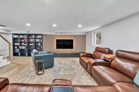 Living - 140 27th St SE, Roanoke, VA 24014 photo 5 of 5
