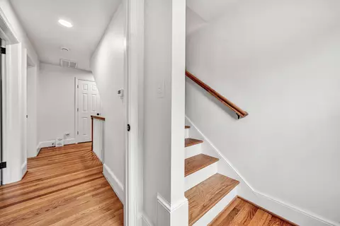 Entry Way - 140 27th St SE, Roanoke, VA 24014 photo 4 of 4