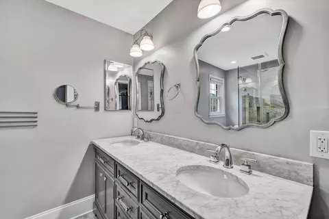 Bath - 140 27th St SE, Roanoke, VA 24014 photo 6 of 9