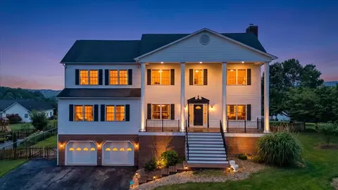 155 Alder Ln NW, Christiansburg, VA 24073