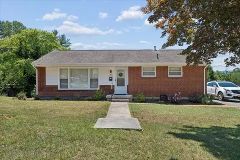 2774 Westhampton Ave SW, Roanoke, VA 24015