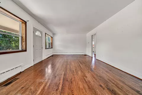 Living - 2362 W Riverside Dr, Salem, VA 24153 photo 3 of 3