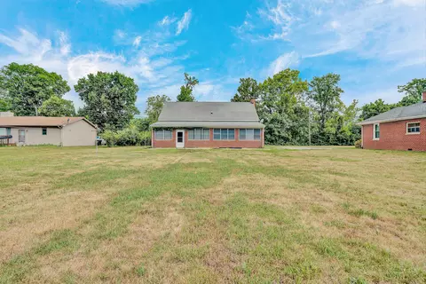 Exterior - 2362 W Riverside Dr, Salem, VA 24153 photo 11 of 12