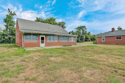 Exterior - 2362 W Riverside Dr, Salem, VA 24153 photo 12 of 12