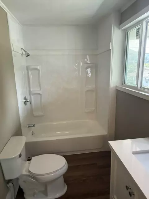 Bath - 420 C St, Clifton Forge, VA 24422 photo 1 of 4