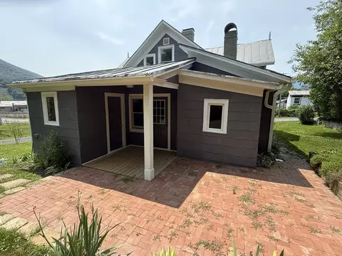 Exterior - 420 C St, Clifton Forge, VA 24422 photo 6 of 7