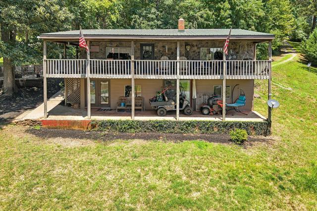 12 Crescent Ln, Wirtz, VA 24184