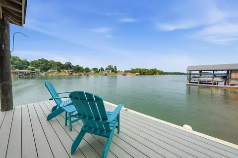 625 Winding Waters Dr, Moneta, VA 24121