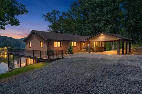 166 Limerick Ln, Union Hall, VA 24176