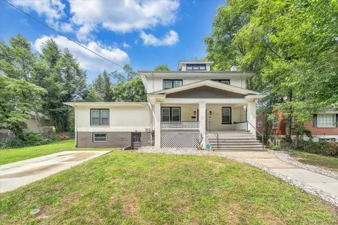 Exterior - 2104 Wayne St NE, Roanoke, VA 24012 photo 9 of 9