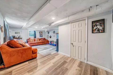 Entry Way - 2104 Wayne St NE, Roanoke, VA 24012 photo 2 of 2