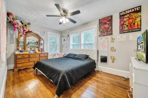 Bedroom - 2104 Wayne St NE, Roanoke, VA 24012 photo 4 of 4