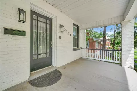 Exterior - 2104 Wayne St NE, Roanoke, VA 24012 photo 3 of 9