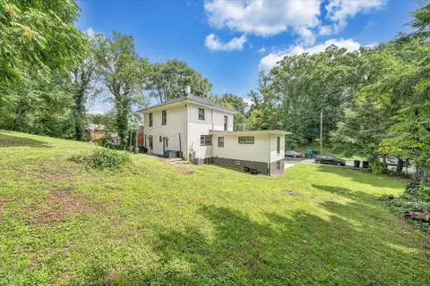 Exterior - 2104 Wayne St NE, Roanoke, VA 24012 photo 8 of 9
