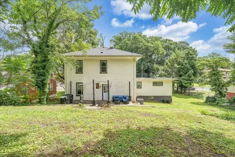 Exterior - 2104 Wayne St NE, Roanoke, VA 24012 photo 6 of 9