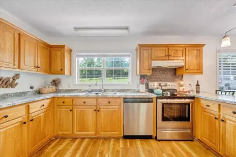 Kitchen - 1064 Lipscomb Rd, Moneta, VA 24121 photo 2 of 5