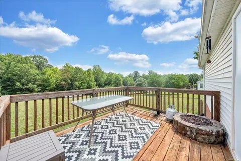 Exterior - 1064 Lipscomb Rd, Moneta, VA 24121 photo 3 of 7