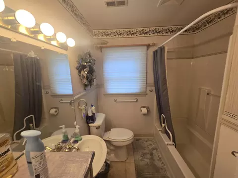 Bath - 680 Park Ln, Halifax, VA 24558 photo 1 of 1