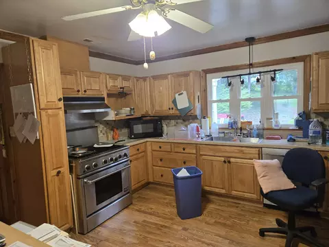 Kitchen - 680 Park Ln, Halifax, VA 24558 photo 2 of 2