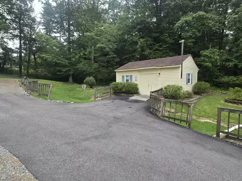Exterior - 680 Park Ln, Halifax, VA 24558 photo 6 of 6