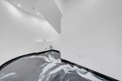 Entry Way - 5905 Cartwright Dr, Roanoke, VA 24018 photo 3 of 3