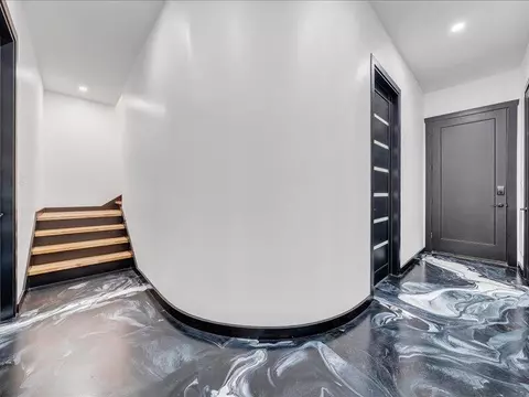 Entry Way - 5905 Cartwright Dr, Roanoke, VA 24018 photo 2 of 3