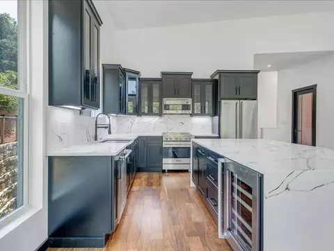 Kitchen - 5905 Cartwright Dr, Roanoke, VA 24018 photo 6 of 7