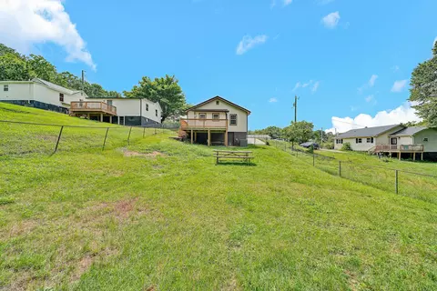 Exterior - 511 Patterson Ave, Pulaski, VA 24301 photo 3 of 4