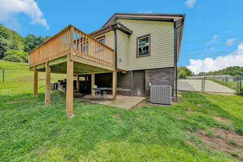 Exterior - 511 Patterson Ave, Pulaski, VA 24301 photo 4 of 4