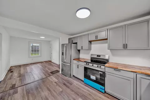 Kitchen - 511 Patterson Ave, Pulaski, VA 24301 photo 5 of 5