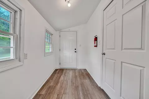 Entry Way - 511 Patterson Ave, Pulaski, VA 24301 photo 2 of 2