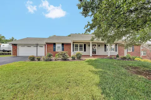 5109 Labradore Dr, Roanoke, VA 24012