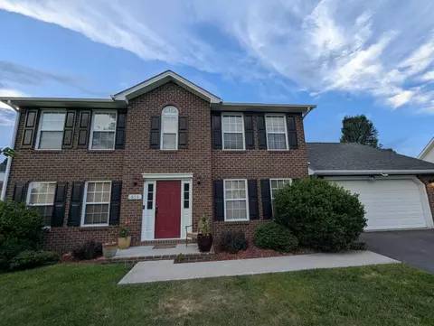 515 Windsor Dr NW, Christiansburg, VA 24073