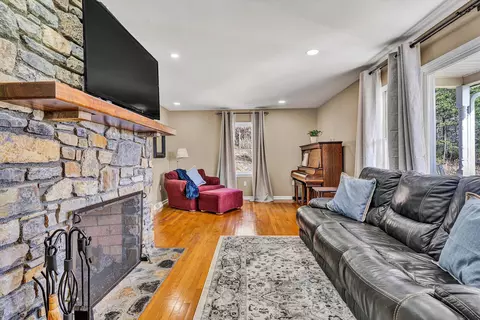 Living - 1488 Henry Rd, Ferrum, VA 24088 photo 2 of 4