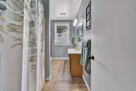 Entry Way - 1488 Henry Rd, Ferrum, VA 24088 photo 5 of 6