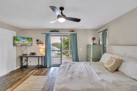 Bedroom - 6015 Smith Mountain Rd, Penhook, VA 24137 photo 2 of 10