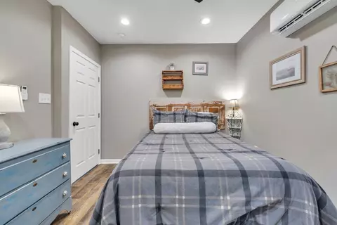 Bedroom - 6015 Smith Mountain Rd, Penhook, VA 24137 photo 5 of 10