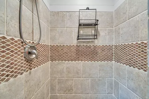 Bath - 6015 Smith Mountain Rd, Penhook, VA 24137 photo 3 of 11