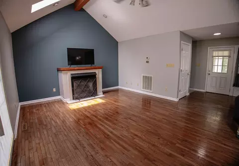 Living - 6297 Alpine Ln, Wise, VA 24293 photo 2 of 6