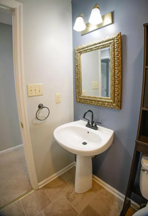 Bath - 6297 Alpine Ln, Wise, VA 24293 photo 2 of 6