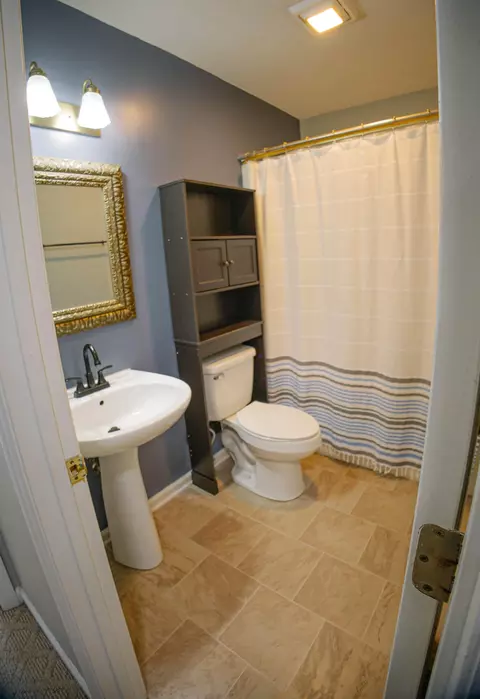 Bath - 6297 Alpine Ln, Wise, VA 24293 photo 1 of 6