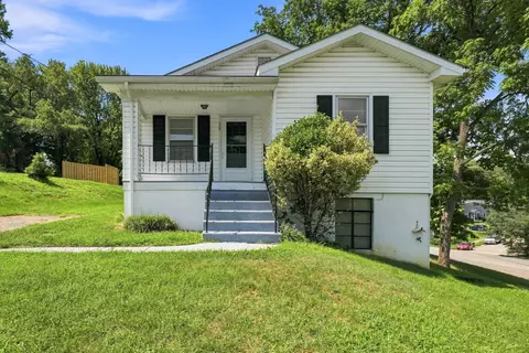 958 Palmer Ave, Salem, VA 24153