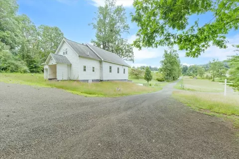 190 Parkway Church Rd SW, Meadows Of Dan, VA 24120