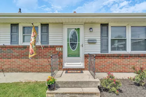 723 Fenwick Dr, Roanoke, VA 24019