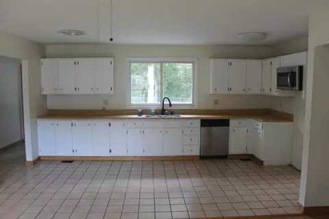 Kitchen - 114 Cliffview Dr, Covington, VA 24426 photo 2 of 2